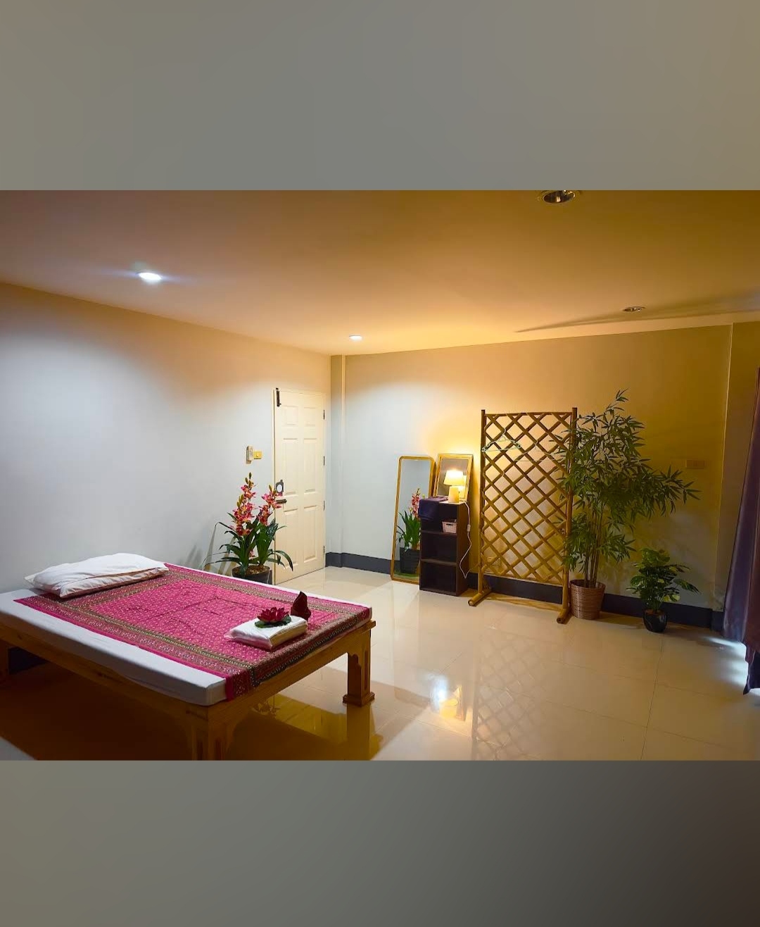 Treatment room with warm lighting
